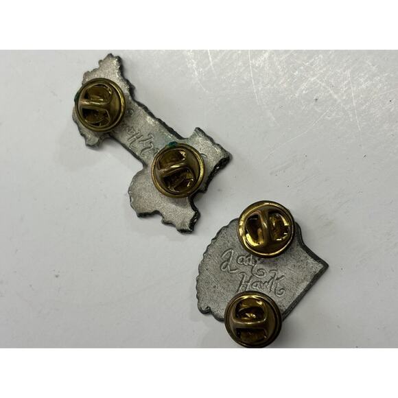 2 Vintage Biker Bar Lapel Hat Pins Pinbacks Gillys Pub 44 Cabbage Patch Florida - Picture 2 of 3